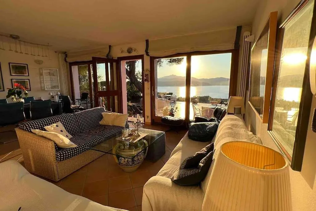 Villa Mit Whirlpool Und Phantastischer Aussicht カポリーヴェリ